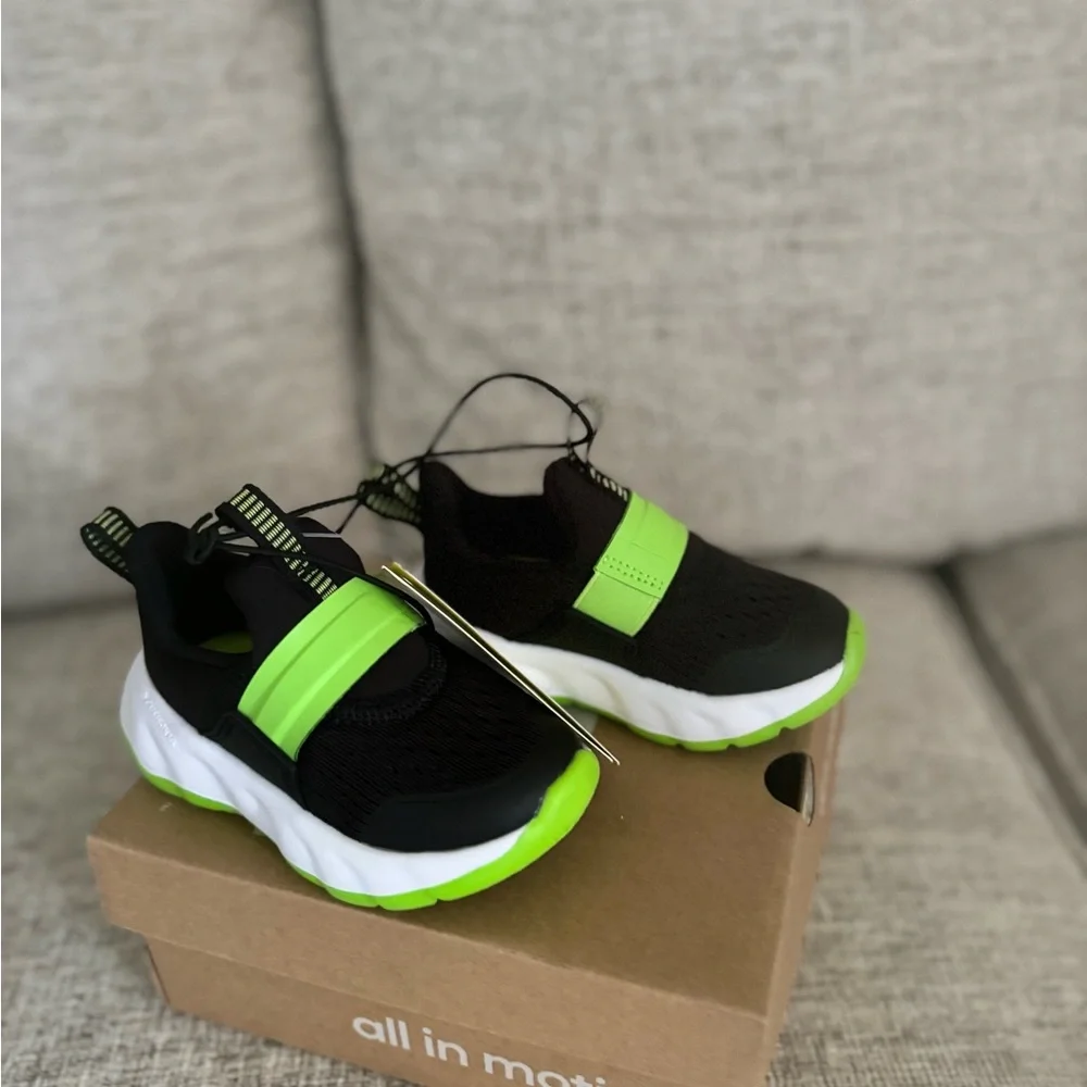 All in Motion Kids Black and Green Shoes - Picture 2 of 3